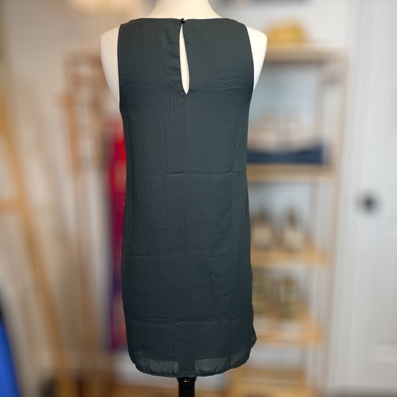 WET SEAL ~ Sequined Stripes and Circles ~ Sleeveless Black Dress ~ Size Small - Picture 2 of 7